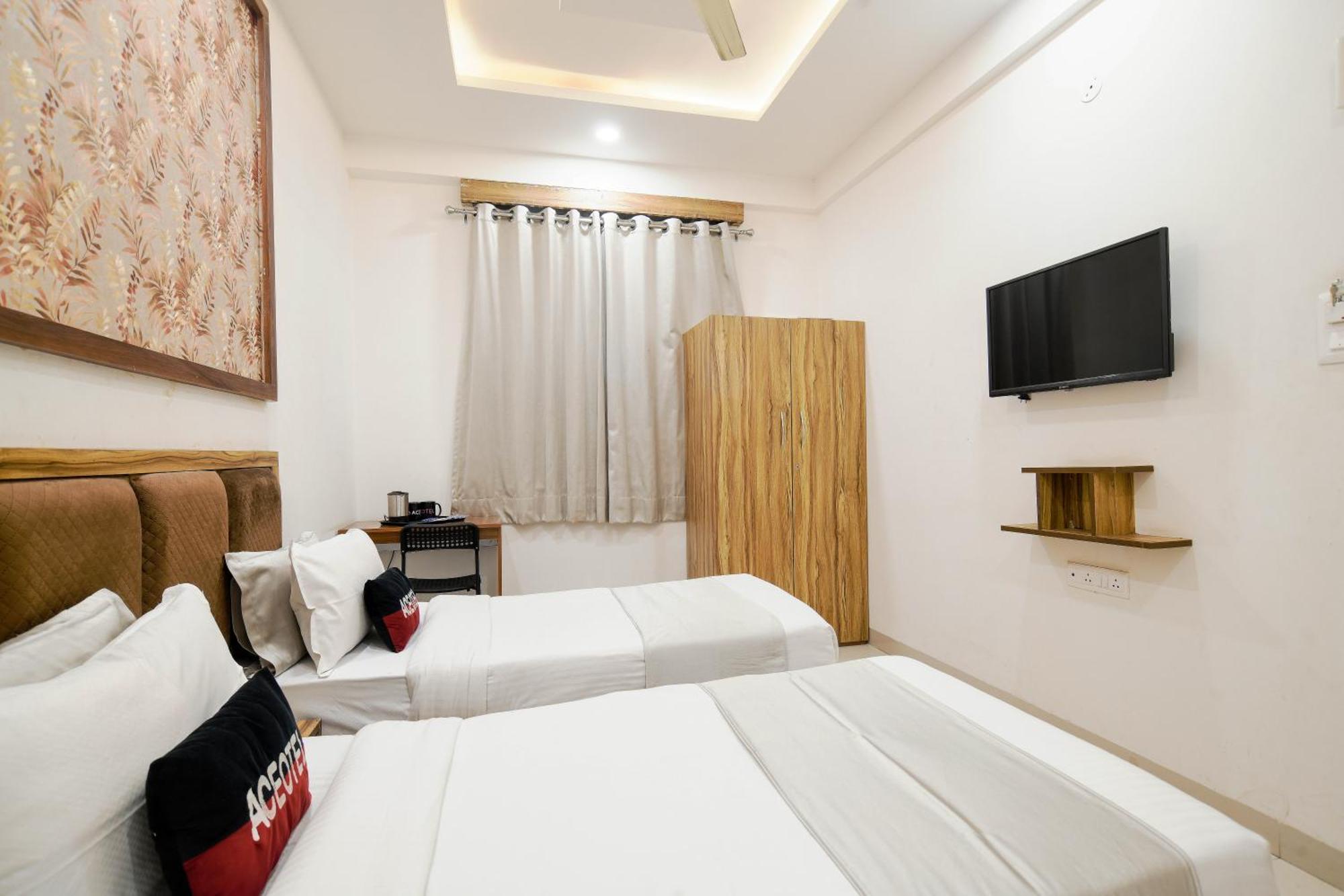 Aceotel Inn Flamingo Indore Esterno foto