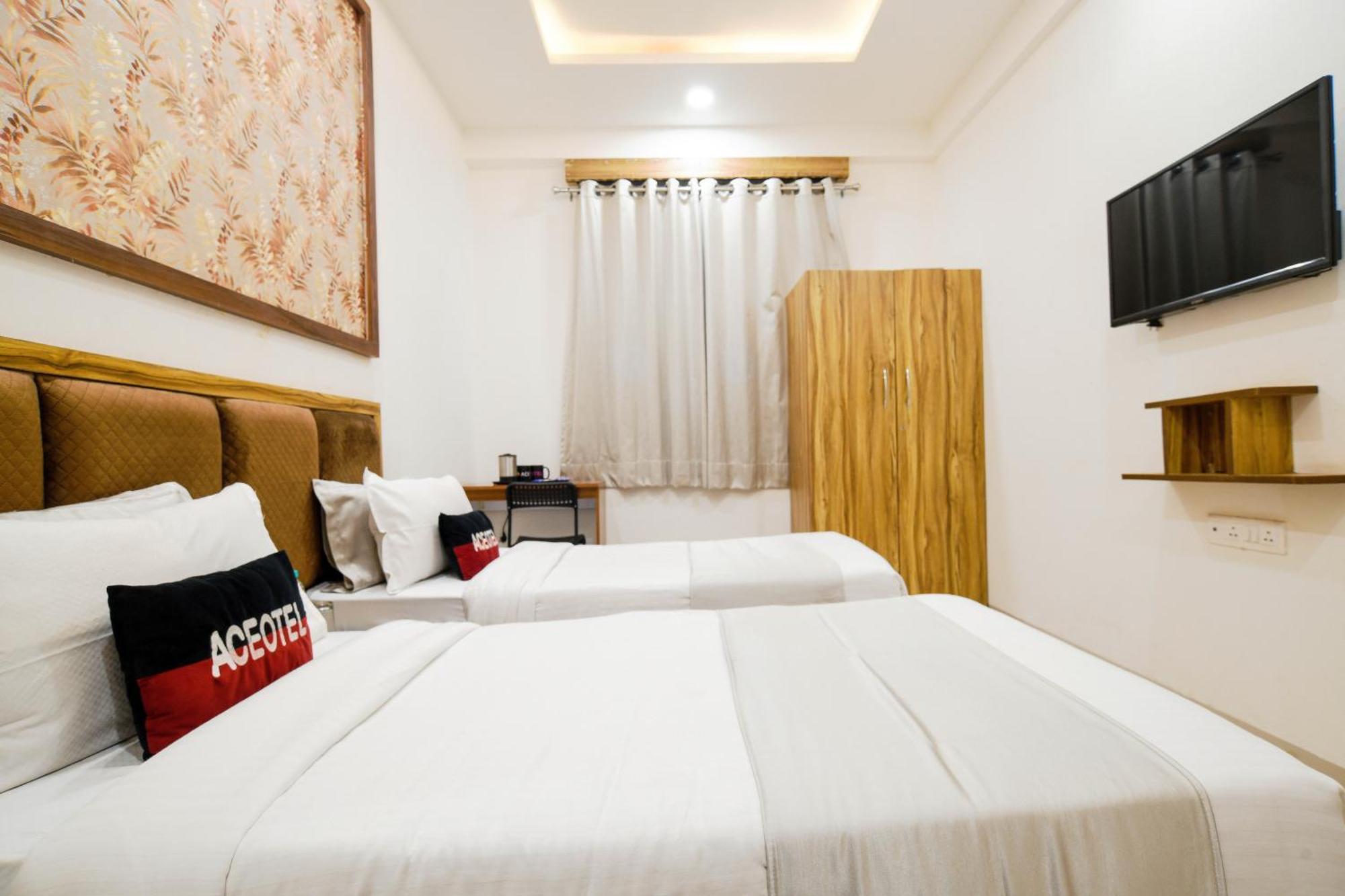 Aceotel Inn Flamingo Indore Esterno foto