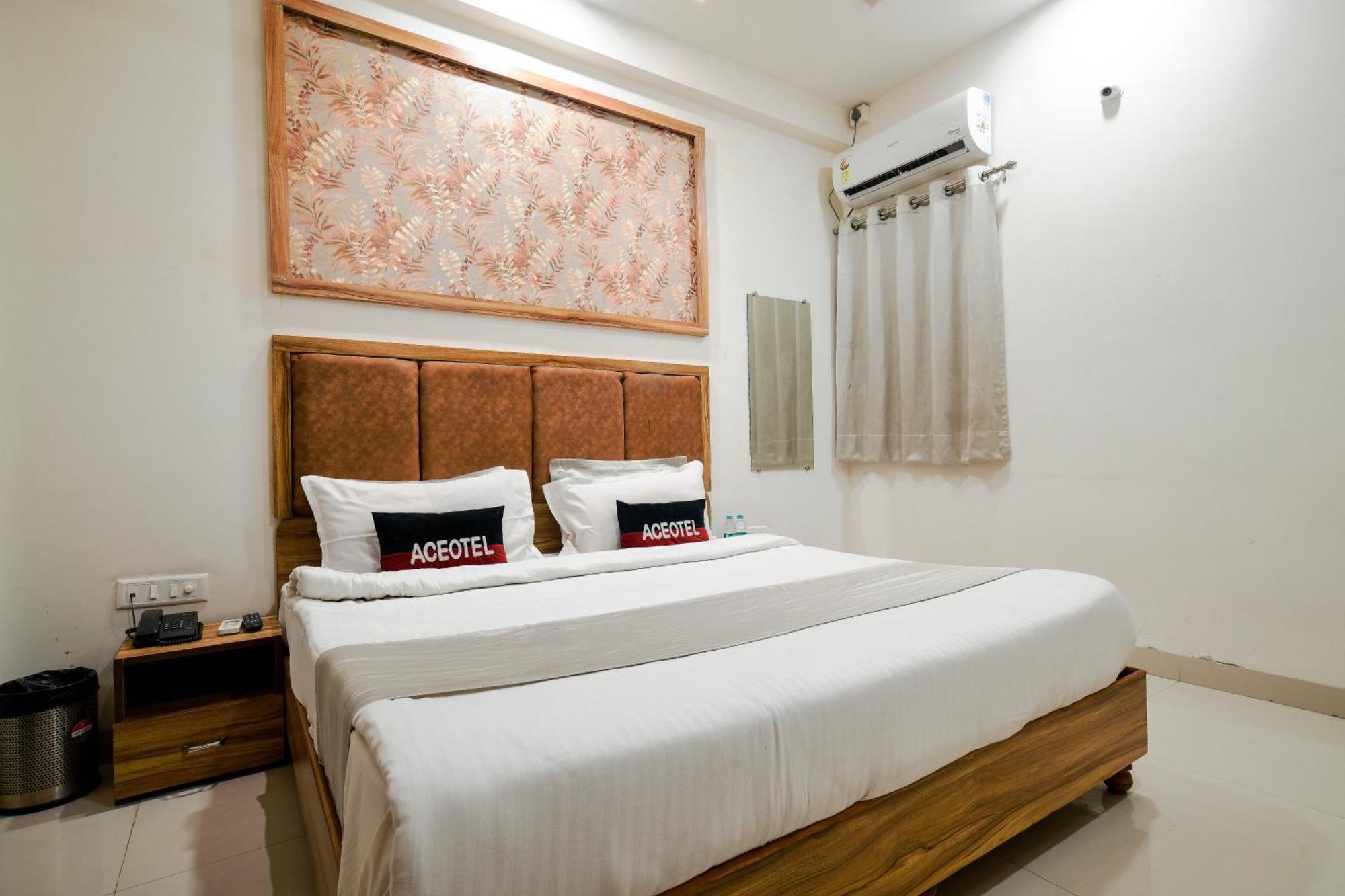 Aceotel Inn Flamingo Indore Esterno foto