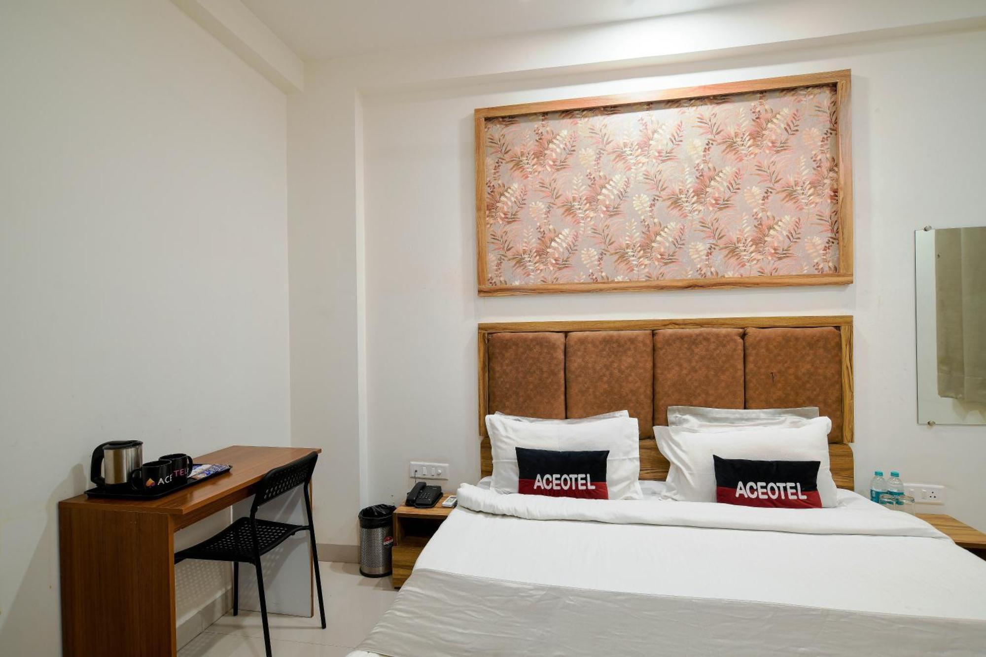 Aceotel Inn Flamingo Indore Esterno foto