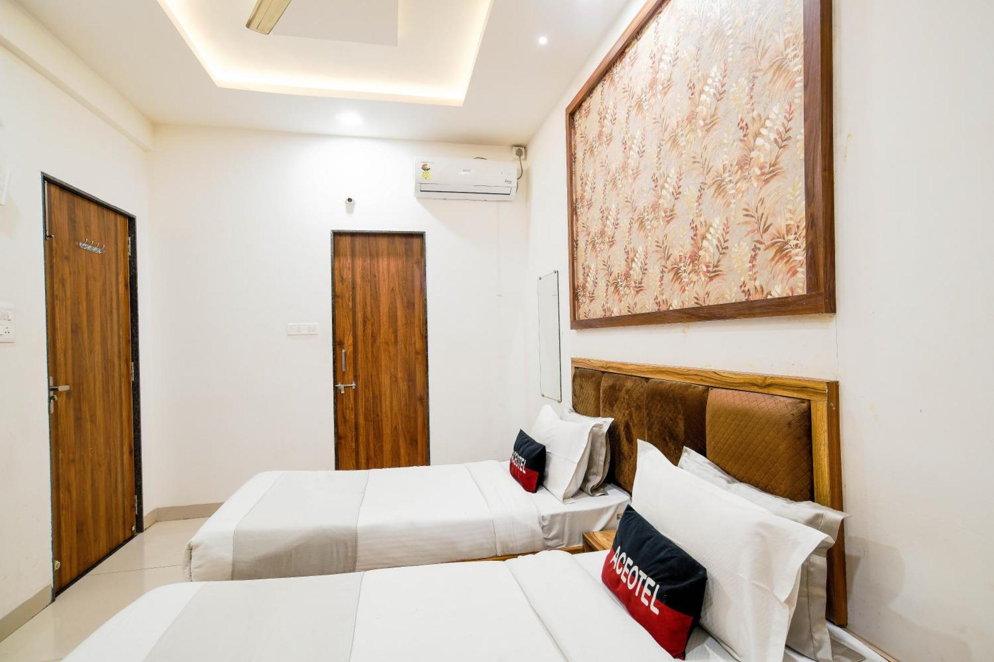 Aceotel Inn Flamingo Indore Esterno foto