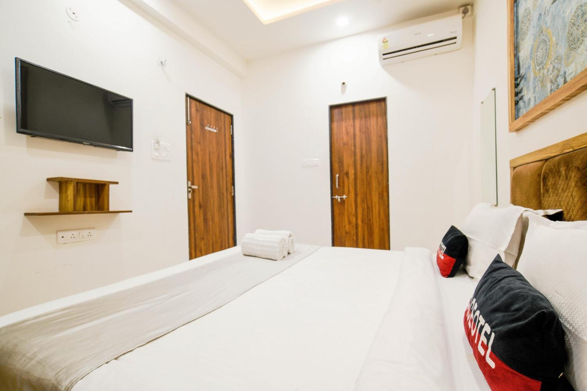 Aceotel Inn Flamingo Indore Esterno foto