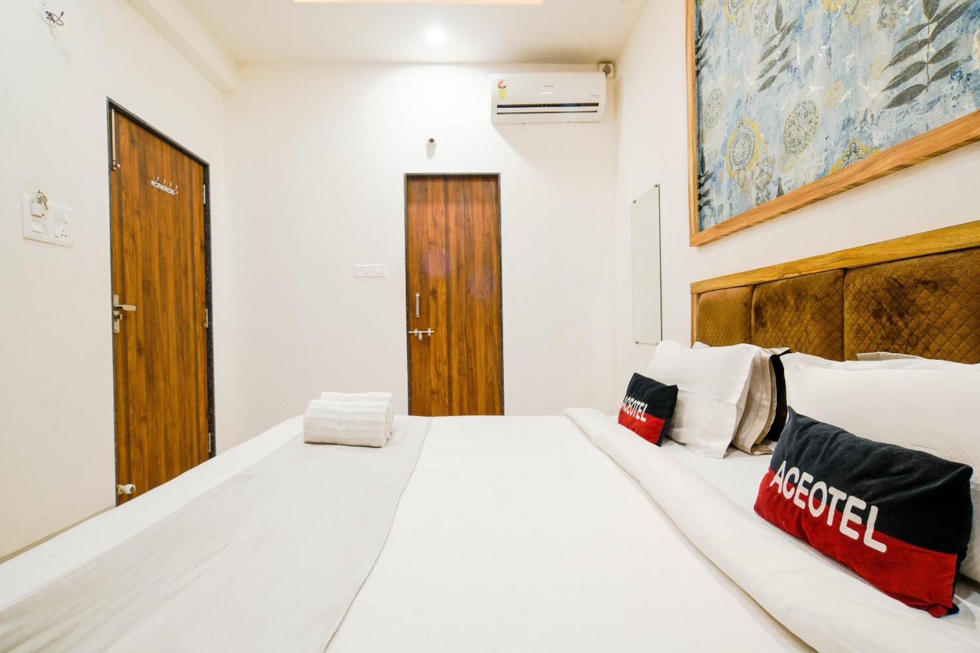 Aceotel Inn Flamingo Indore Esterno foto