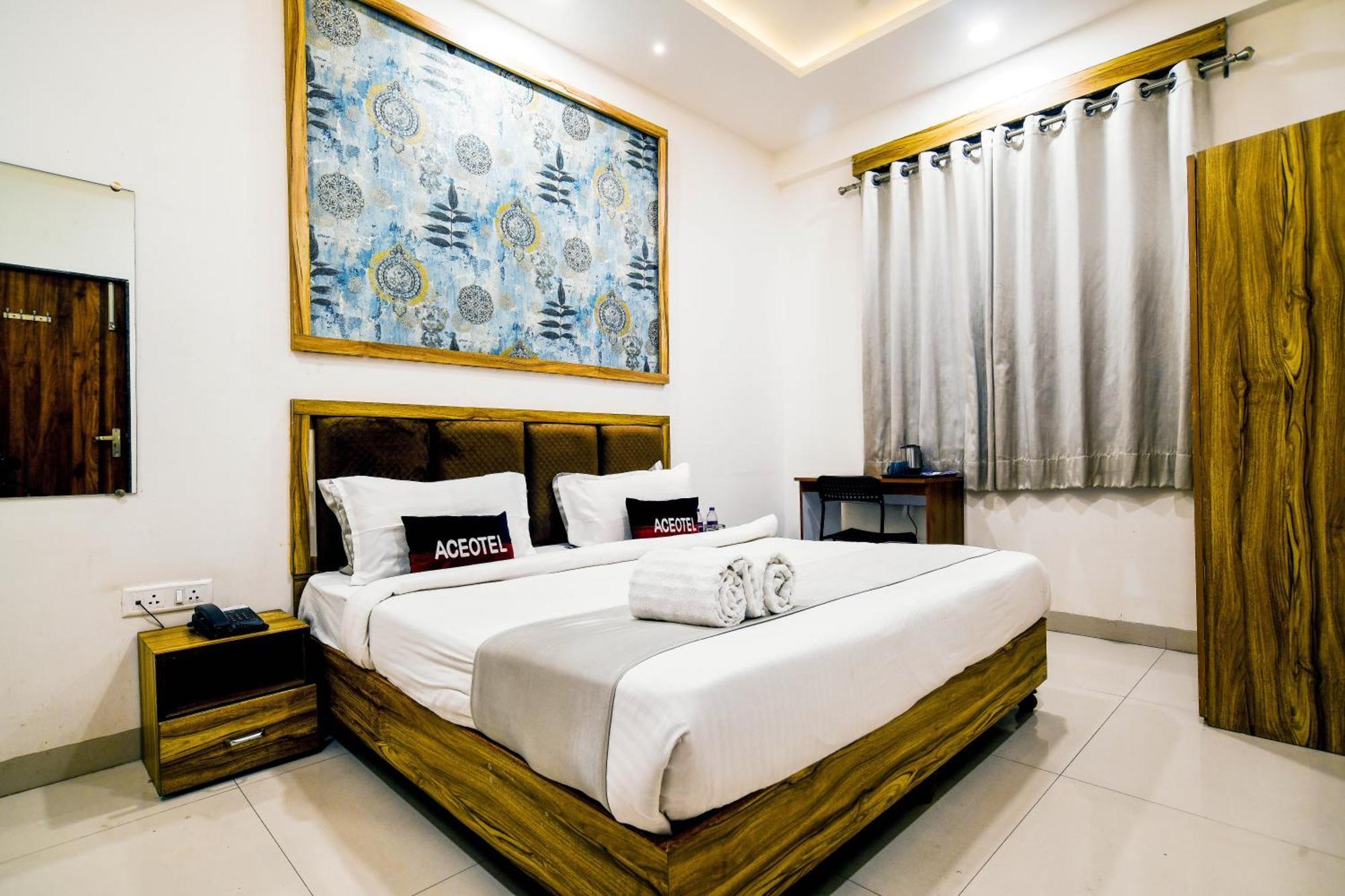 Aceotel Inn Flamingo Indore Esterno foto