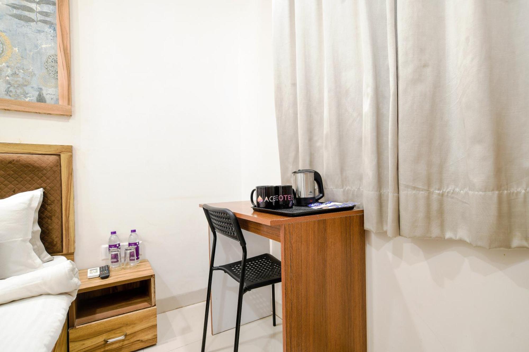 Aceotel Inn Flamingo Indore Esterno foto