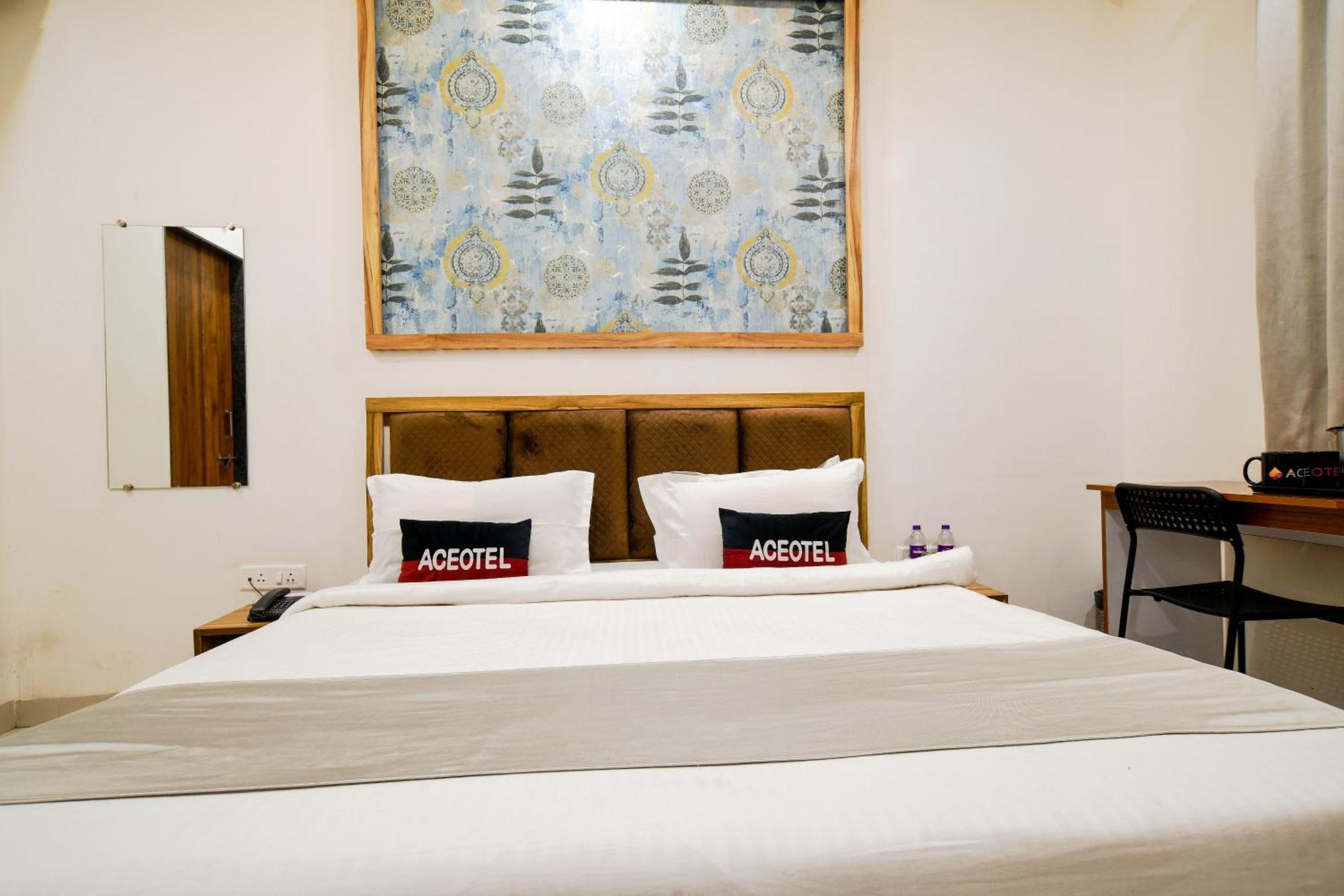 Aceotel Inn Flamingo Indore Esterno foto