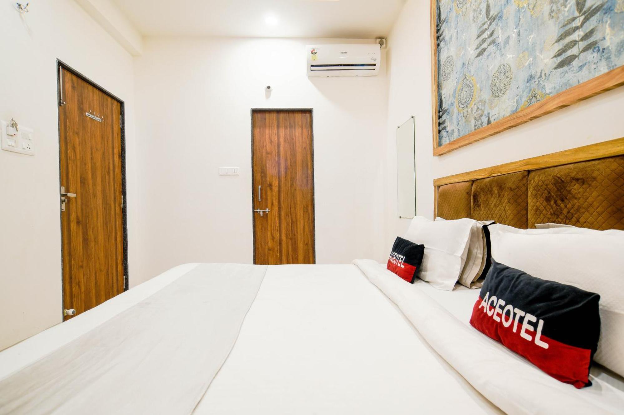 Aceotel Inn Flamingo Indore Esterno foto