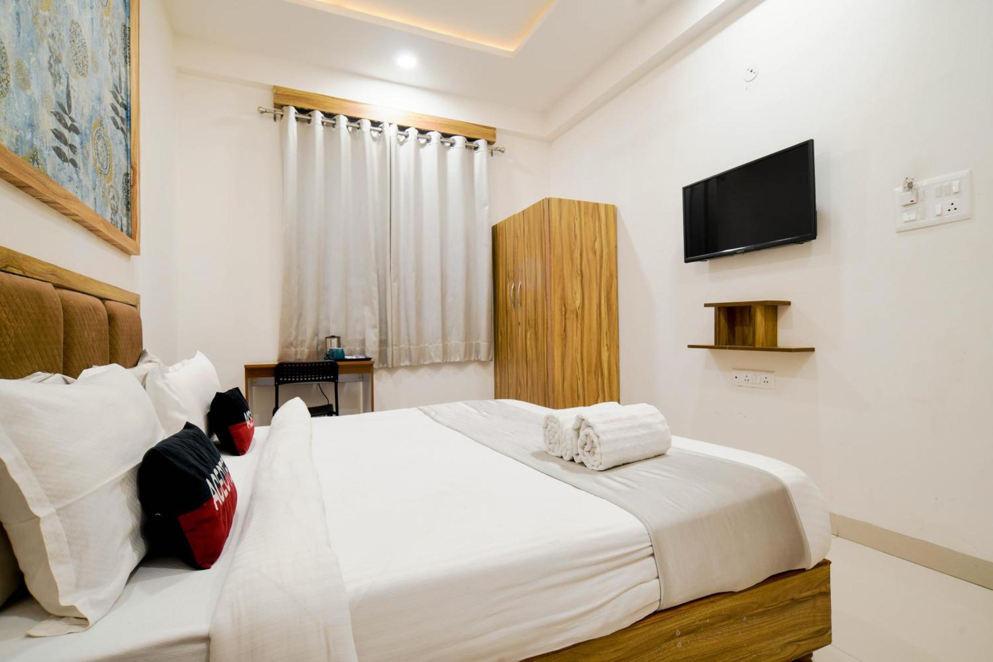 Aceotel Inn Flamingo Indore Esterno foto