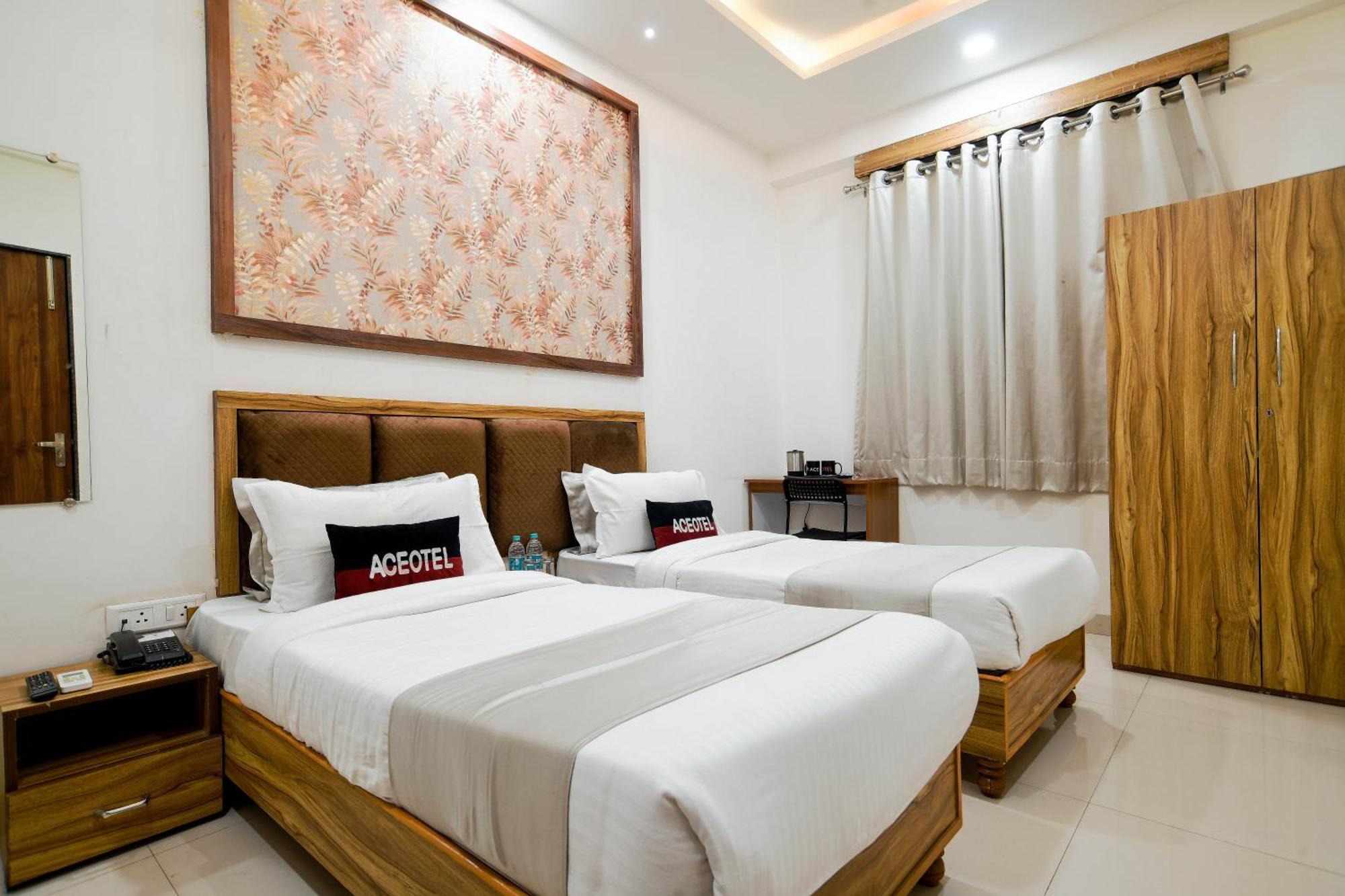 Aceotel Inn Flamingo Indore Esterno foto