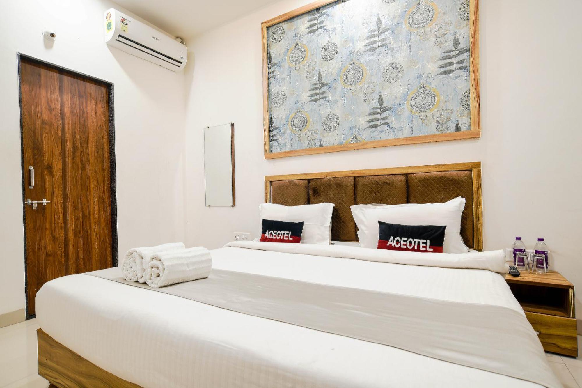 Aceotel Inn Flamingo Indore Esterno foto